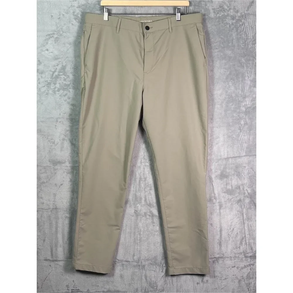 Banana Republic Men’s Light Gray Khaki Chino Pants Size 38x32